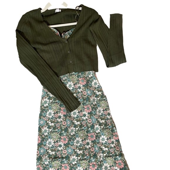 Size Small Green Bundle Cardigan Cargo Pants Midi Dress and Halter - Picture 4 of 14